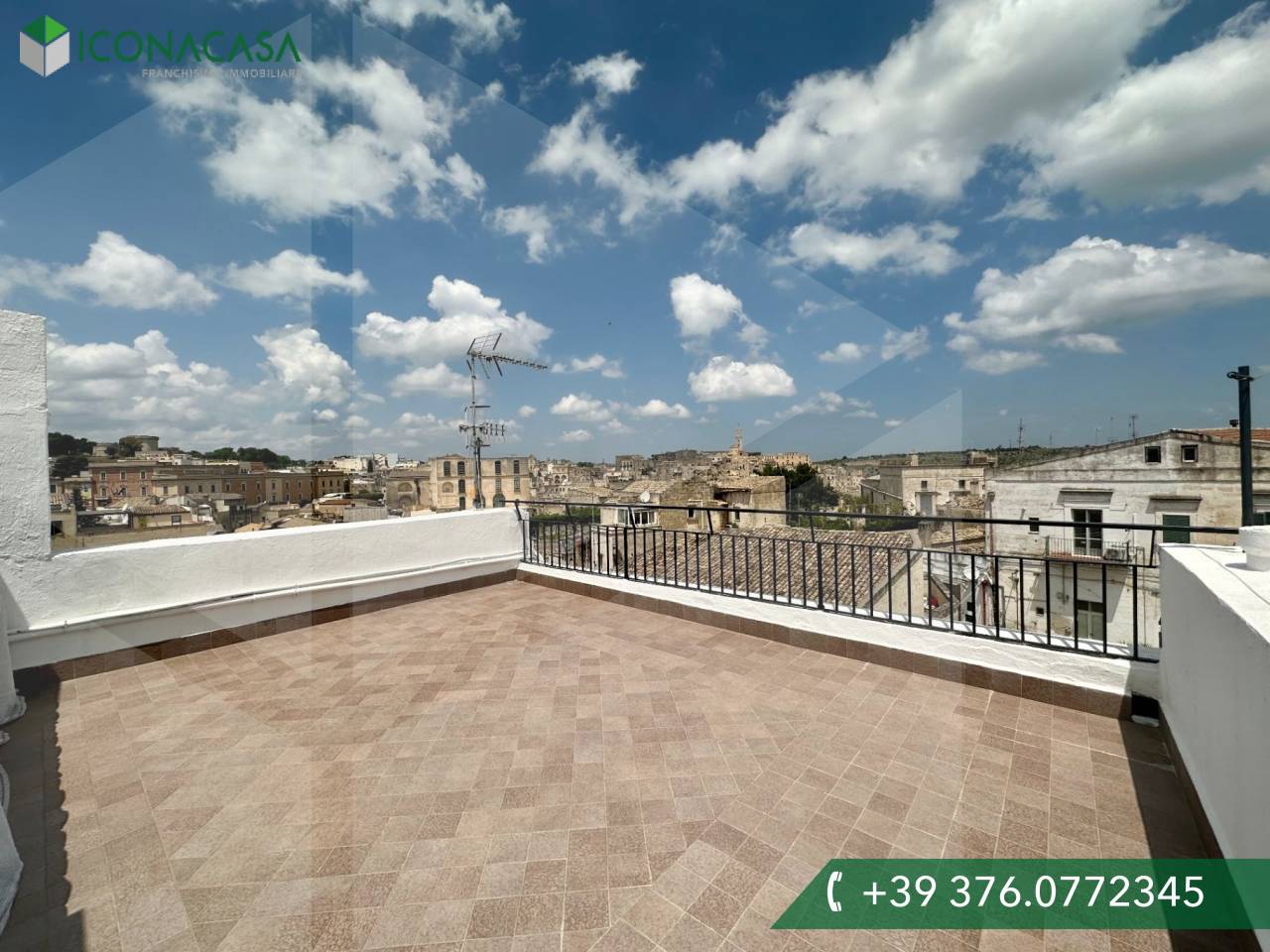 5 rooms Apartment in Matera, Italy No. 17767