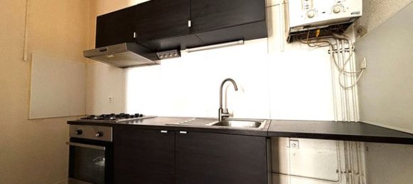 Studio in Saint-Etienne, France No. 306186 2