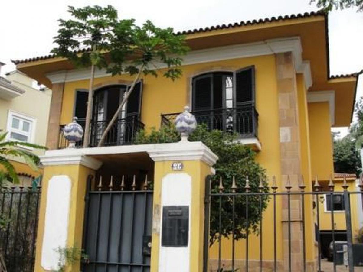 Casa de 4 dormitorios en Sao Paulo, Brazil No. 487277