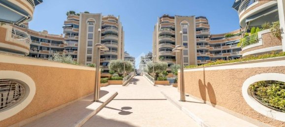 1 bedroom Apartment in Rome, Italy No. 330727 3