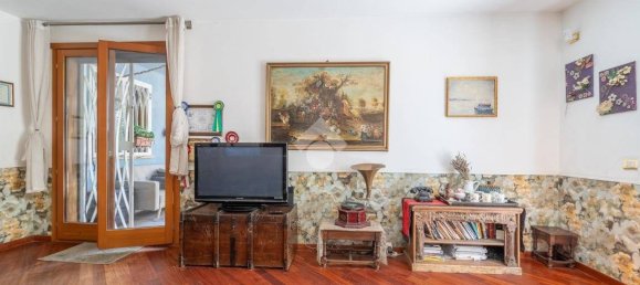 1 bedroom Apartment in Rome, Italy No. 330727 8