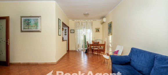 3 bedrooms Villa in Rome, Italy No. 196418 4