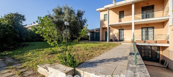 3 bedrooms Villa in Rome, Italy No. 196418 14