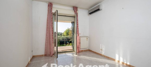 3 bedrooms Villa in Rome, Italy No. 196418 22