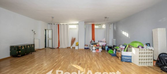 3 bedrooms Villa in Rome, Italy No. 196418 32