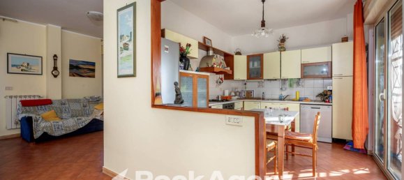 3 bedrooms Villa in Rome, Italy No. 196418 8