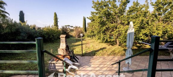 3 bedrooms Villa in Rome, Italy No. 196418 17