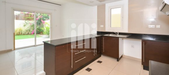 Вилла с 4 спальнями в Al Reef, ОАЭ № 945 11