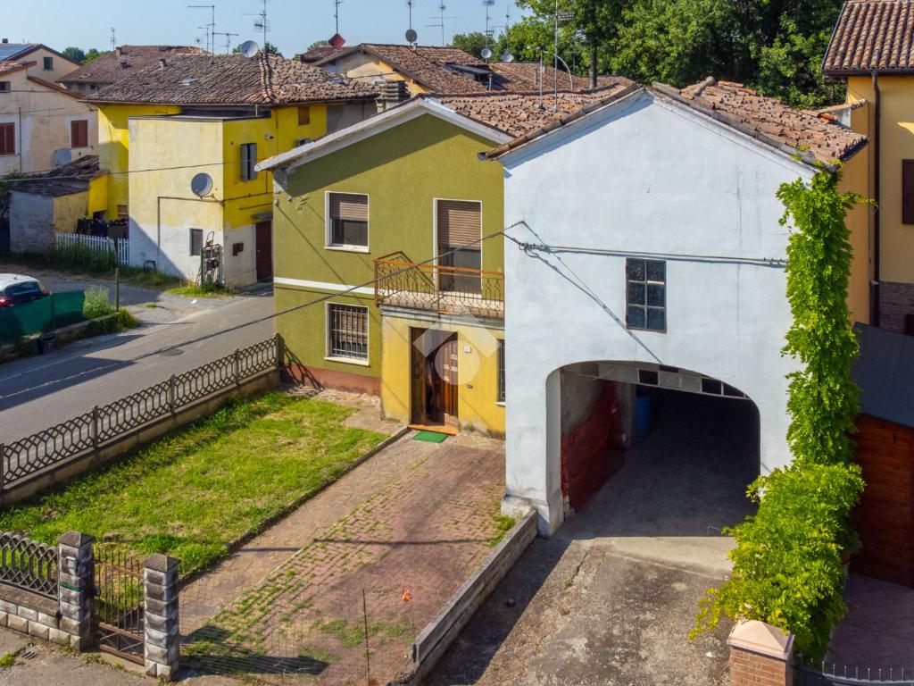 4 bedrooms House in Campegine, Italy No. 170658