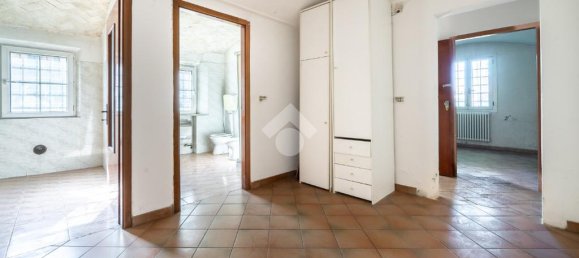 4 bedrooms House in Campegine, Italy No. 170658 3