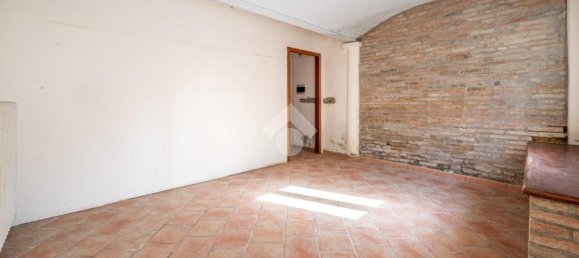 4 bedrooms House in Campegine, Italy No. 170658 9