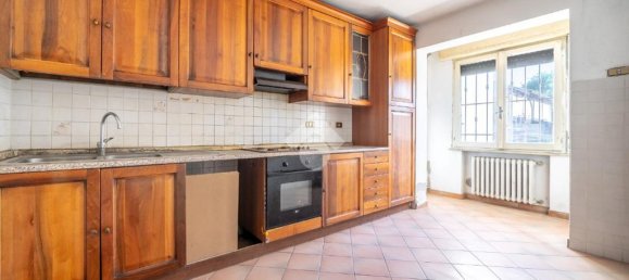 4 bedrooms House in Campegine, Italy No. 170658 4