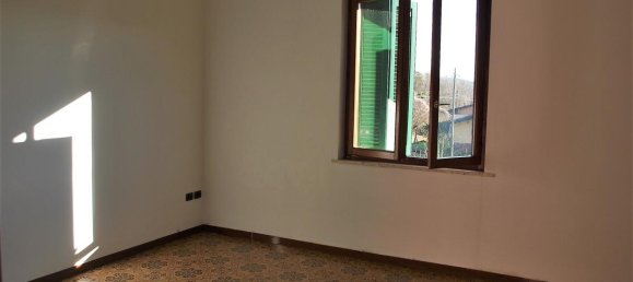5 rooms Apartment in Filattiera, Italy No. 89976 4