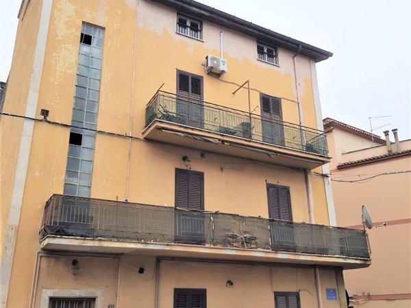 Casa de 8 habitaciónes en Marcellina, Italy No. 116539