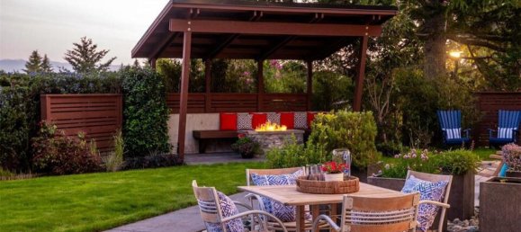 5 bedrooms House in British Columbia, Canada No. 1330 5