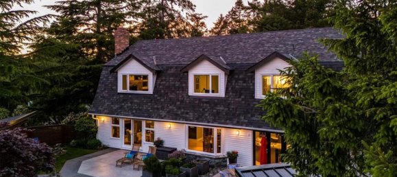 5 bedrooms House in British Columbia, Canada No. 1330 3