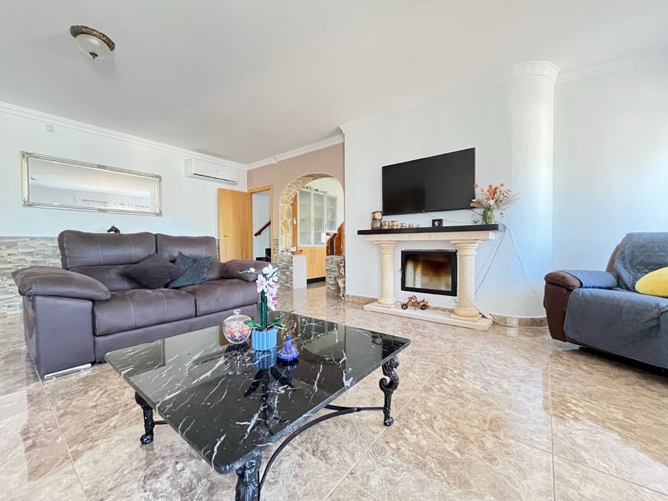 5 bedrooms House in Pedreguer, Spain No. 188306