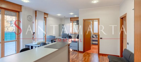 2 bedrooms Apartment in Milan, Italy No. 243519 4
