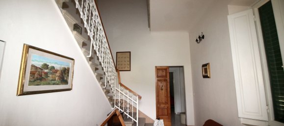 9 rooms Villa in Livorno, Italy No. 90211 5