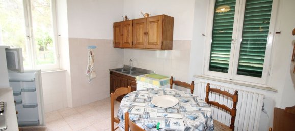 9 rooms Villa in Livorno, Italy No. 90211 12