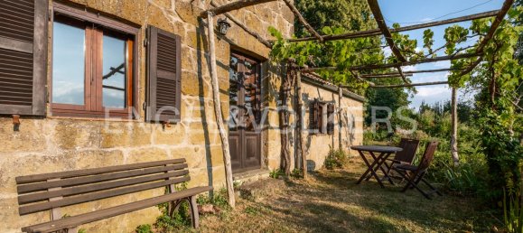 6 bedrooms House in Pitigliano, Italy No. 105203 9