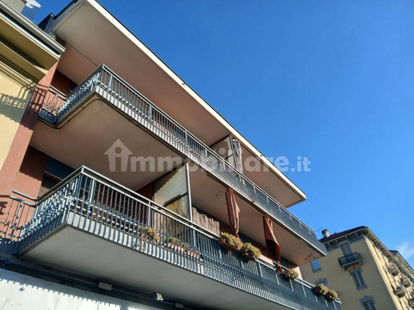 Квартира с 5 спальнями в Турин, Италия № 200940