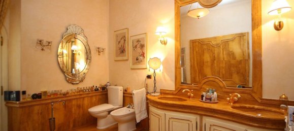 5 bedrooms Apartment in Livorno, Italy No. 220523 29