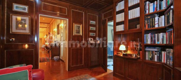 5 bedrooms Apartment in Livorno, Italy No. 220523 18
