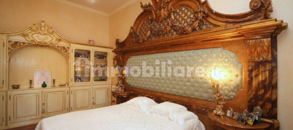 5 bedrooms Apartment in Livorno, Italy No. 220523 22
