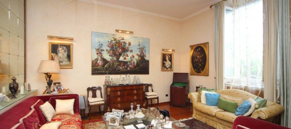 5 bedrooms Apartment in Livorno, Italy No. 220523 33