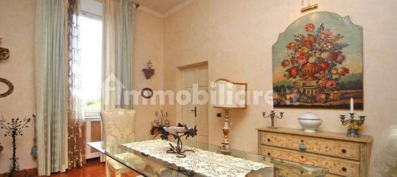 5 bedrooms Apartment in Livorno, Italy No. 220523 12