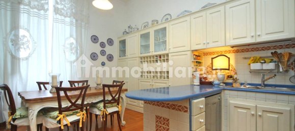 5 bedrooms Apartment in Livorno, Italy No. 220523 14