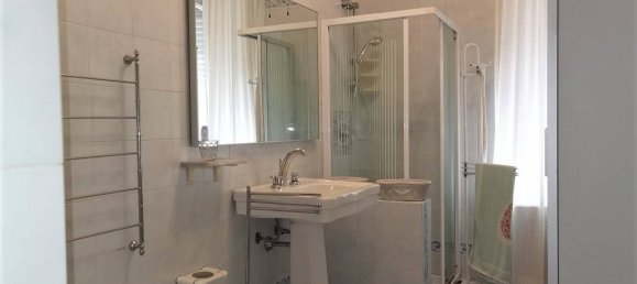 5 bedrooms Apartment in Livorno, Italy No. 220523 40