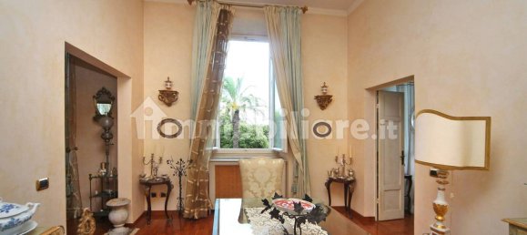 5 bedrooms Apartment in Livorno, Italy No. 220523 13