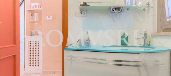 4 rooms House in Rome, Italy No. 44863 15