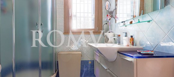 4 rooms House in Rome, Italy No. 44863 37