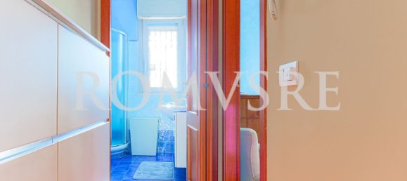 4 rooms House in Rome, Italy No. 44863 30