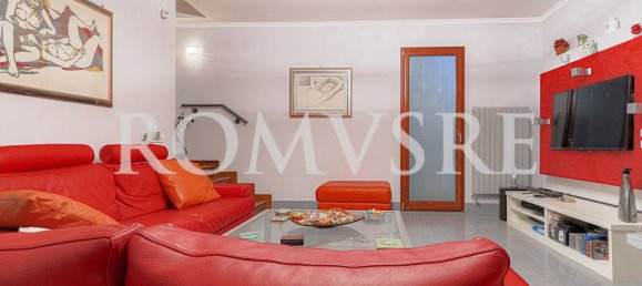 4 rooms House in Rome, Italy No. 44863 47
