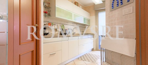 4 rooms House in Rome, Italy No. 44863 8