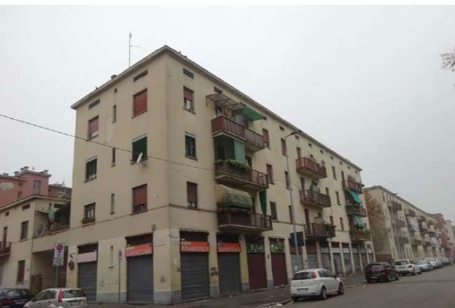 3 rooms Apartment in Milan, Italy No. 246567