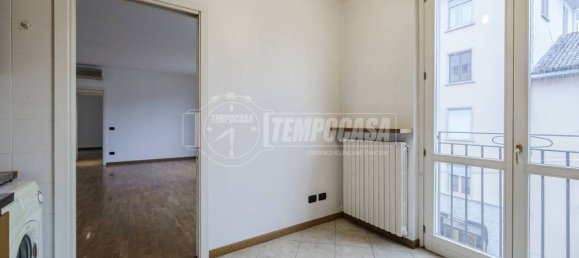 2 bedrooms Apartment in Milan, Italy No. 332125 6