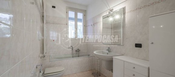 2 bedrooms Apartment in Milan, Italy No. 332125 18