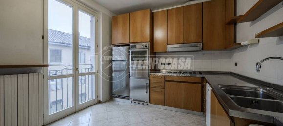 2 bedrooms Apartment in Milan, Italy No. 332125 3