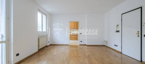 2 bedrooms Apartment in Milan, Italy No. 332125 11