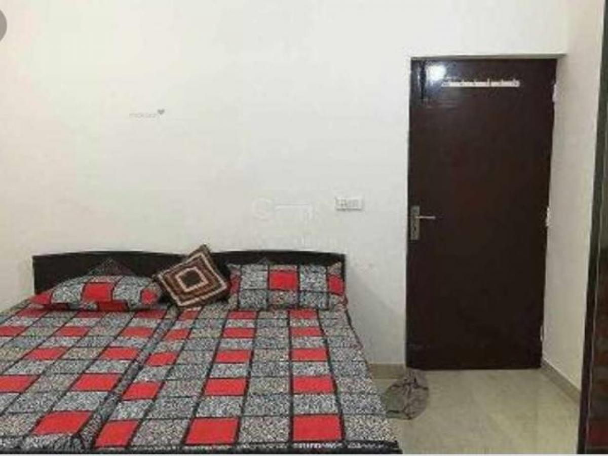 2 bedrooms House in Noida, India No. 28738