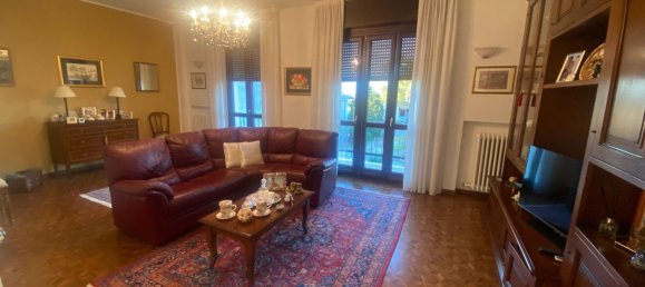 3 rooms Apartment in Valera Fratta, Italy No. 88906 11