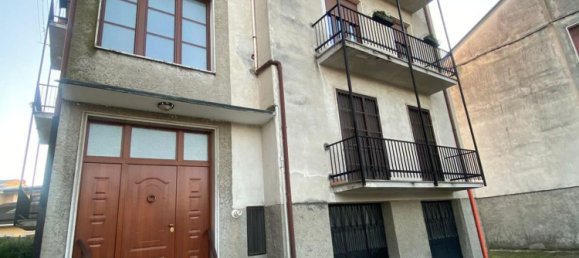 3 rooms Apartment in Valera Fratta, Italy No. 88906 45