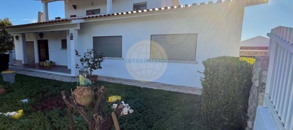 5 bedrooms Villa in Caldas da Rainha, Portugal No. 200146 2