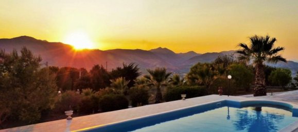 3 bedrooms Villa in Taormina, Italy No. 88 4