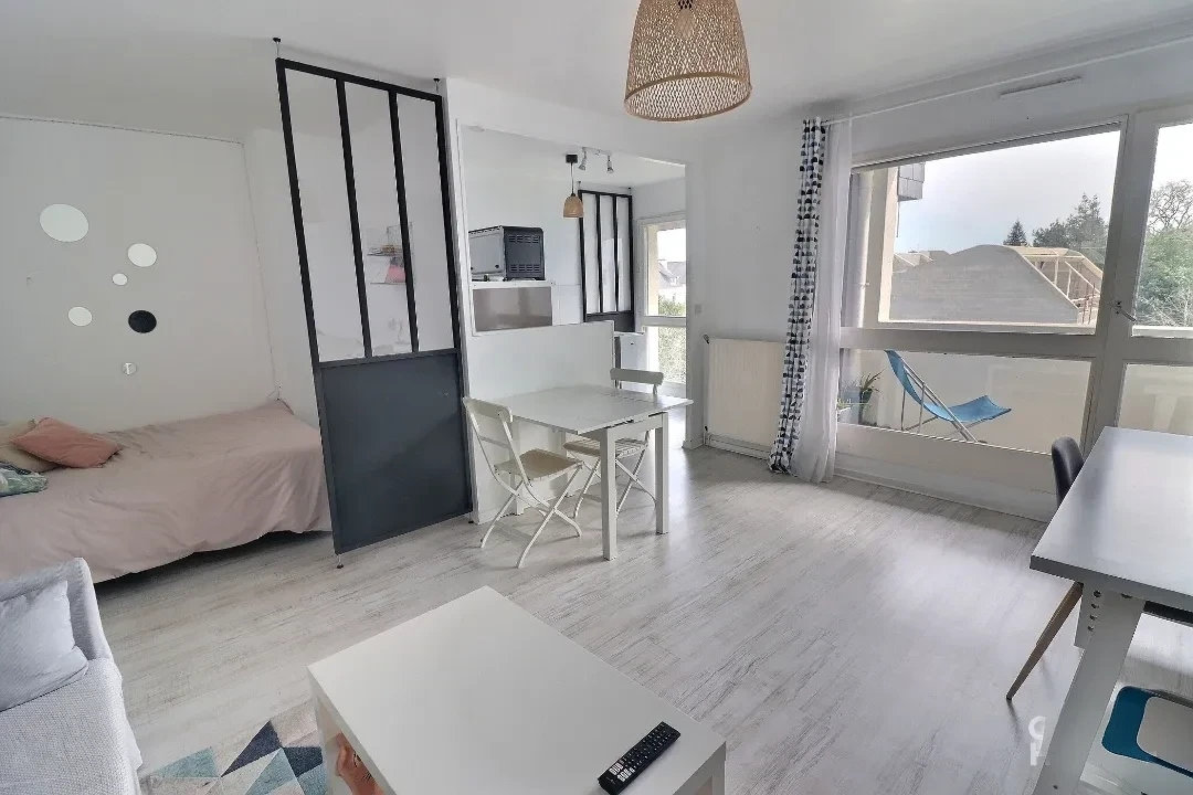 Studio in Vannes, France No. 193634